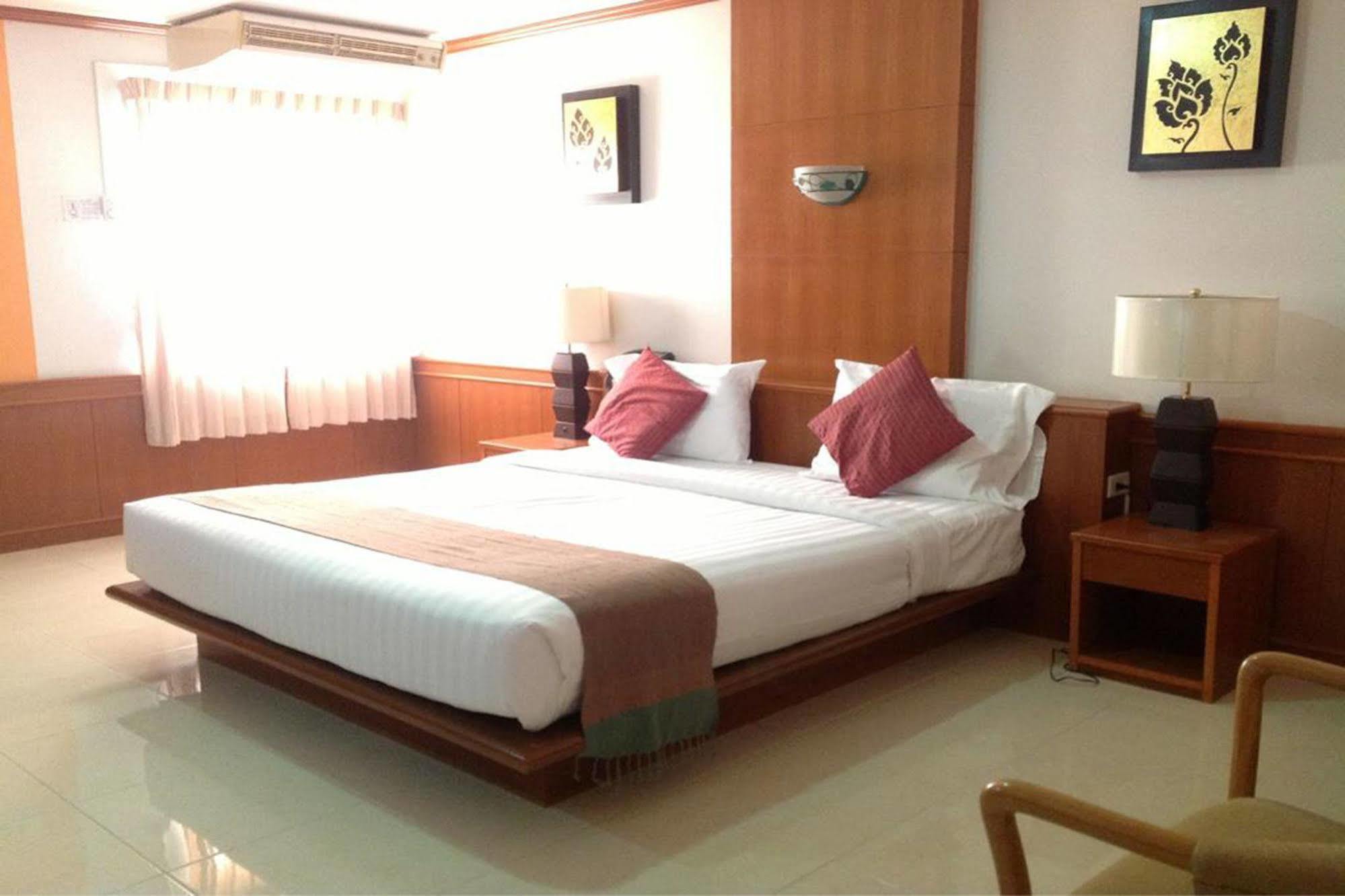 Siam Boutique Hotel Бурирам Екстериор снимка