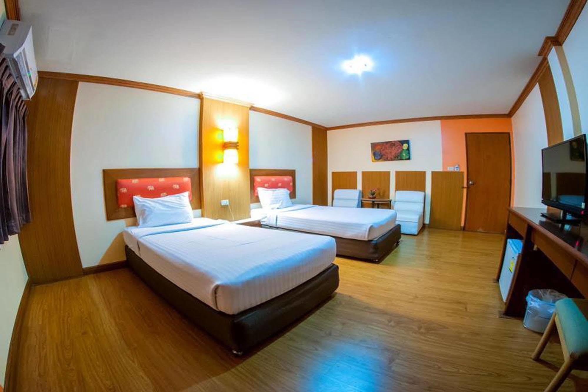 Siam Boutique Hotel Бурирам Екстериор снимка