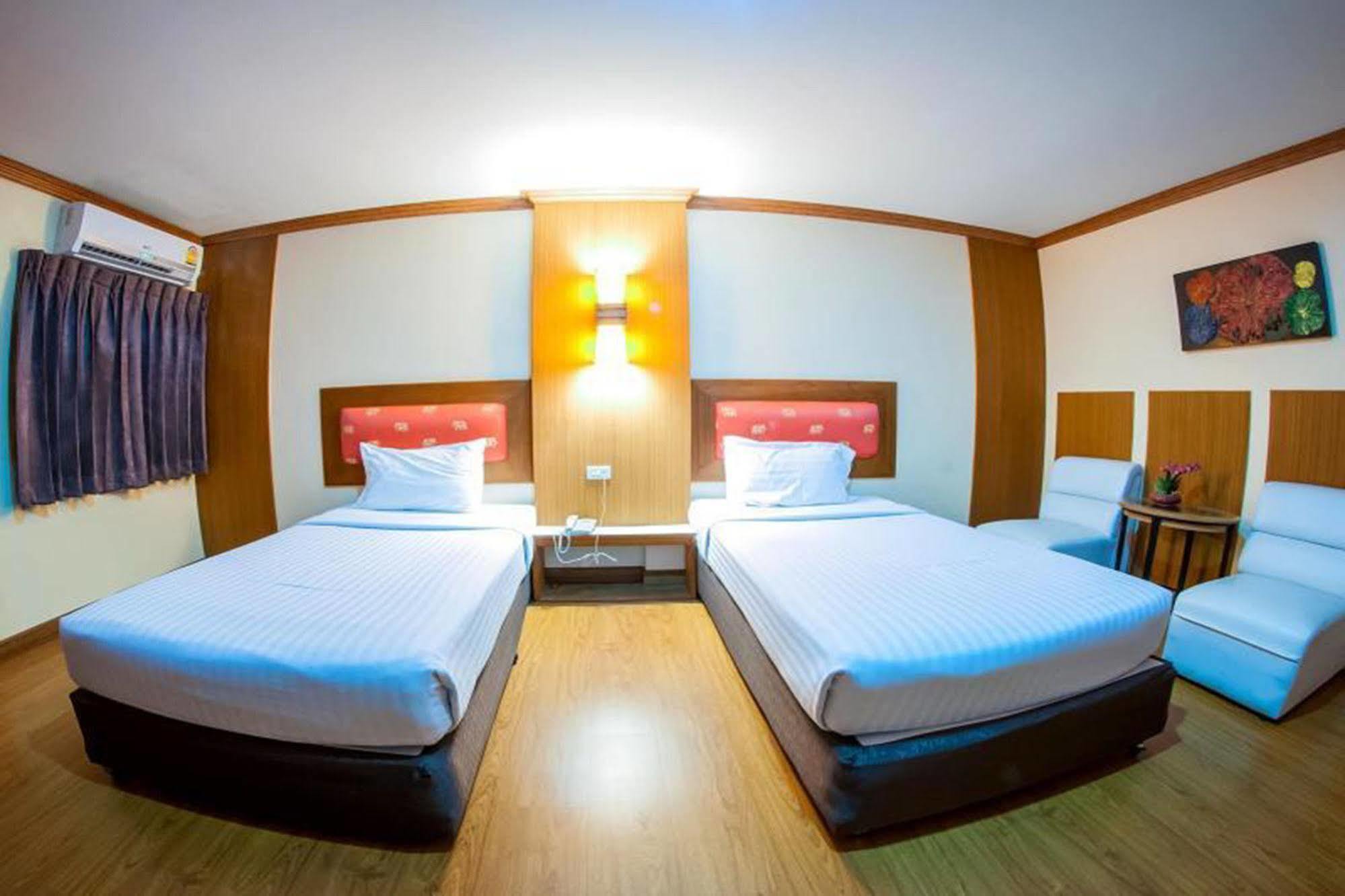 Siam Boutique Hotel Бурирам Екстериор снимка