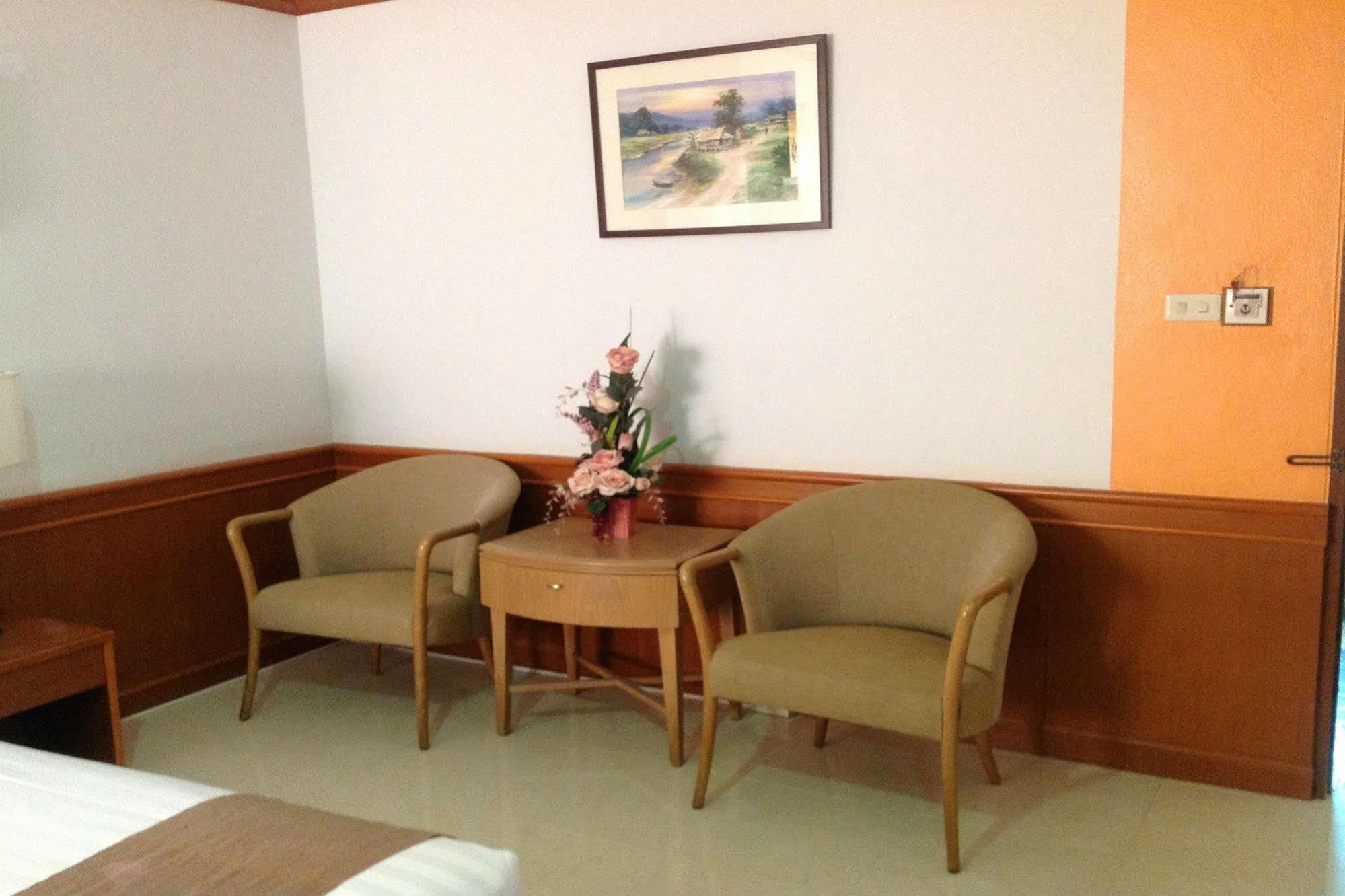 Siam Boutique Hotel Бурирам Екстериор снимка
